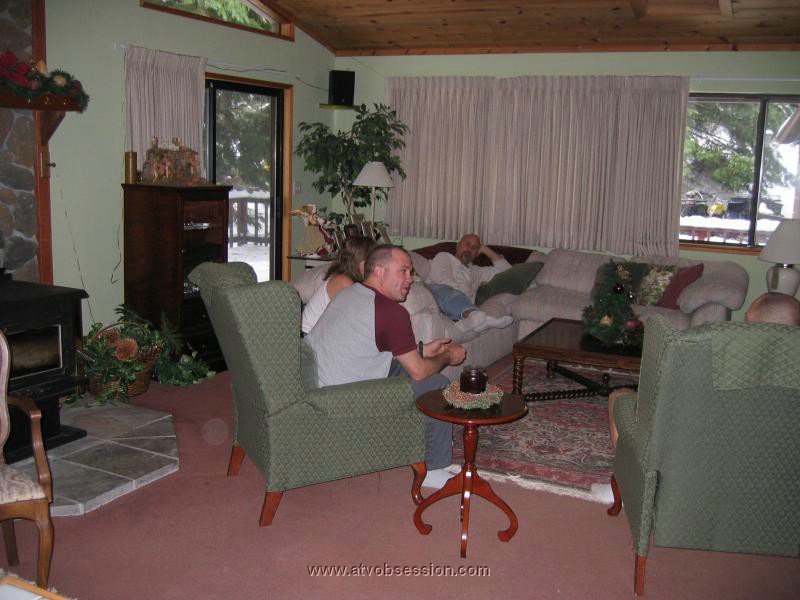 07. Before the ride, Jack, Miren and Ken relax..jpg