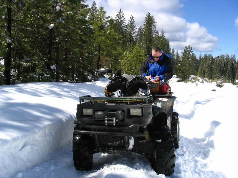 08. Terry fixes his wound..jpg