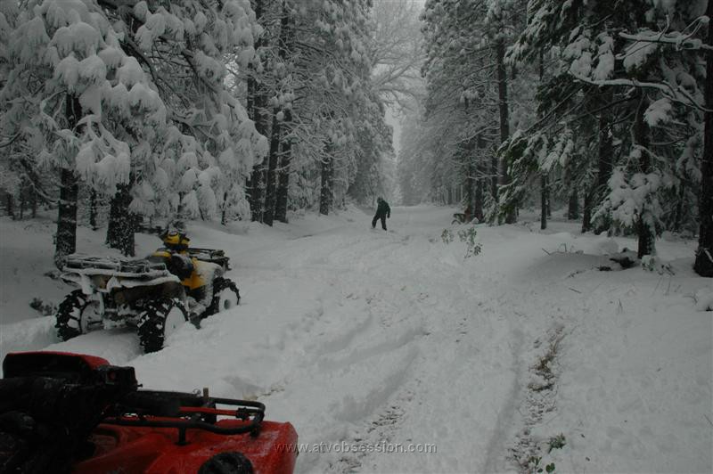 31. Is on the road...doing maintenance..jpg