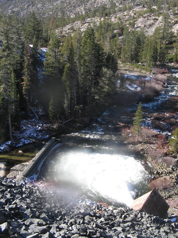 051. We head to Fordyce Reservoir and show Dusty the dam and check out the flow...looks rough..jpg