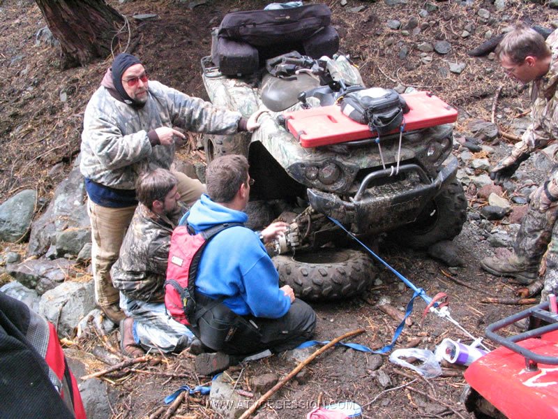 05. Bill, Cody, Dave and DP work on it..jpg