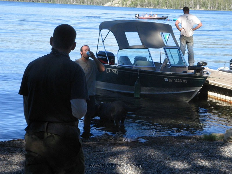 093. Dusty ACTUALLY tastes Gold Lake as we reach Jim's cabin..jpg