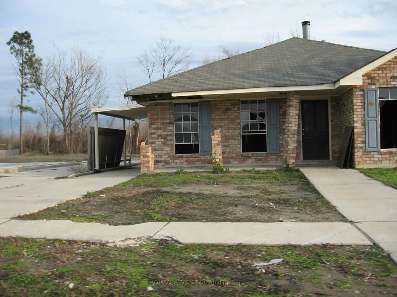 52. This is 7 miles away..and check out the columns..jpg