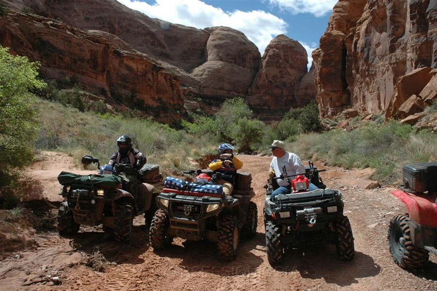 035. Dusty explains to Steve how his skillz are mad..jpg