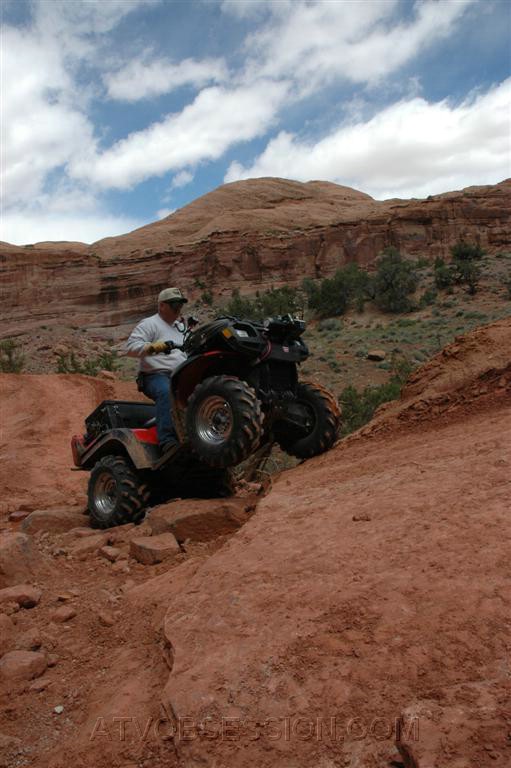 044. Steve manhandles his machine..jpg