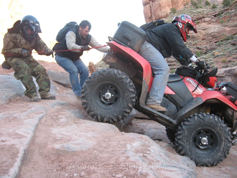 191. Thomas lends a hand..jpg