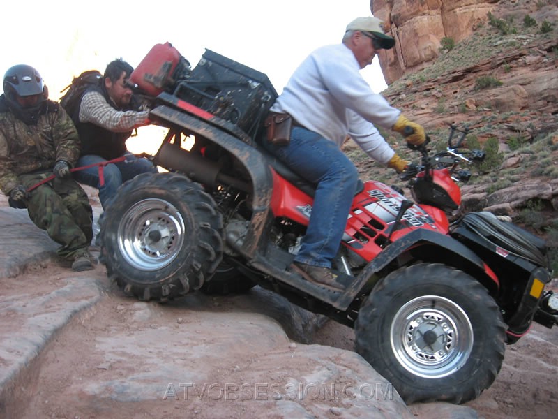 196. And Steve calmly rides..as everyone else works their ass off..jpg