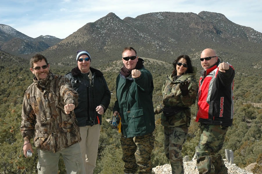 066. Dave, Brad, Lori and Ken got it...Bob makes a half ass fist..jpg