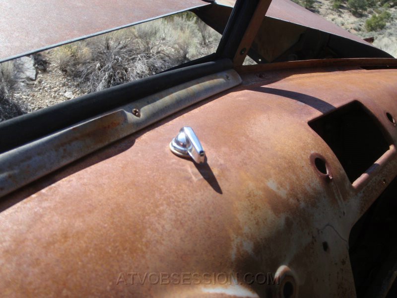 082. But it has a nice shiney switch!.jpg